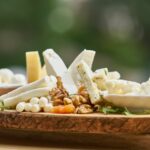 Warum bilden sich Löcher im Käse?